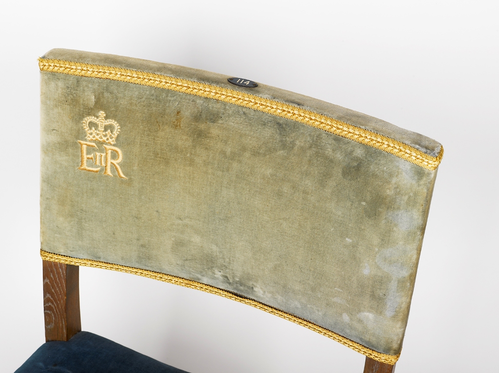 Queen Elizabeth Ii Coronation Chair 1953 Shapiro Auctioneers