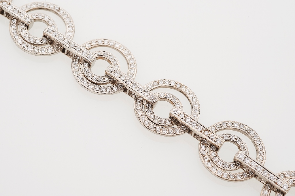Circular Diamond Bracelet - Shapiro Auctioneers