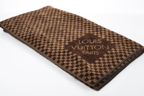 Lot - Louis Vuitton Paris 65% wool 35% cashmere vintage designer